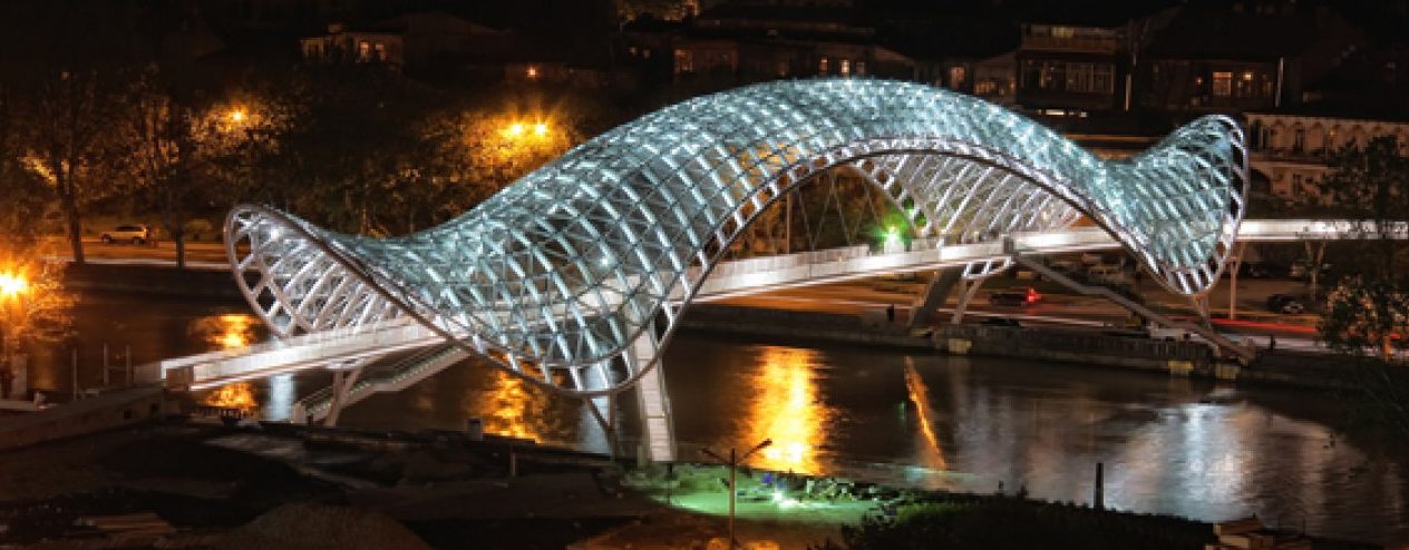 You are currently viewing پل صلح تفلیس: نمادی از دوستی و صلح در قلب گرجستان