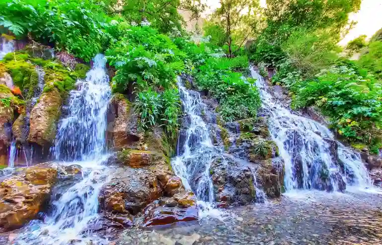 9. مناطق اطراف جاده چالوس (نمونه هفت‌چشمه و خور) — کوتاه و پربازده