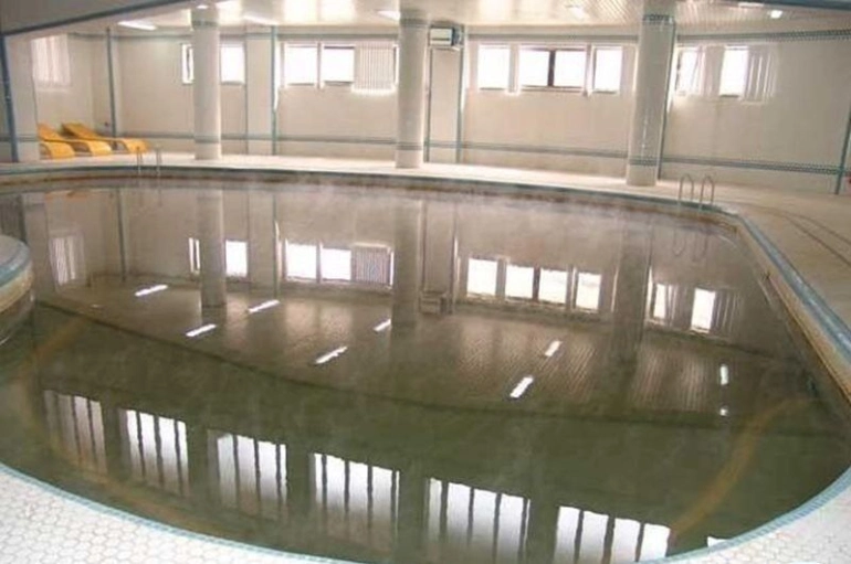 آبگرم لاویج