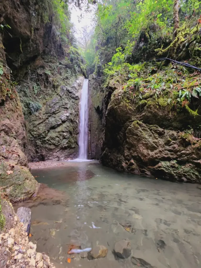 آبشار سنگ درکا