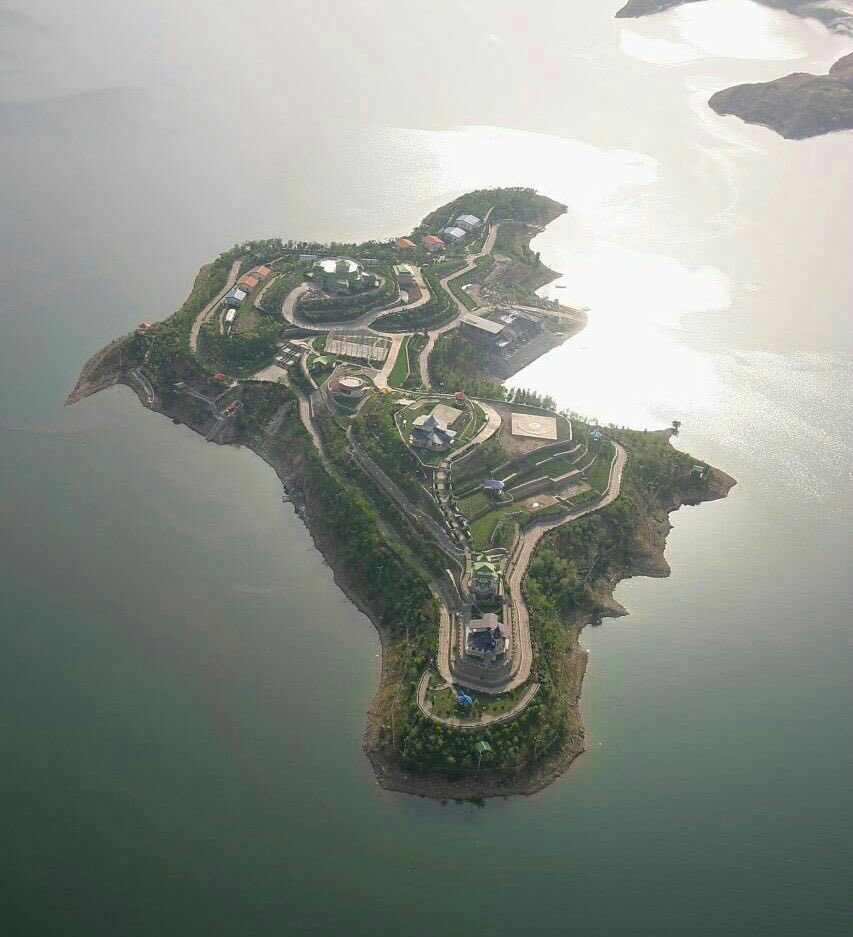 اقامت در سفر به جزیره کوشک