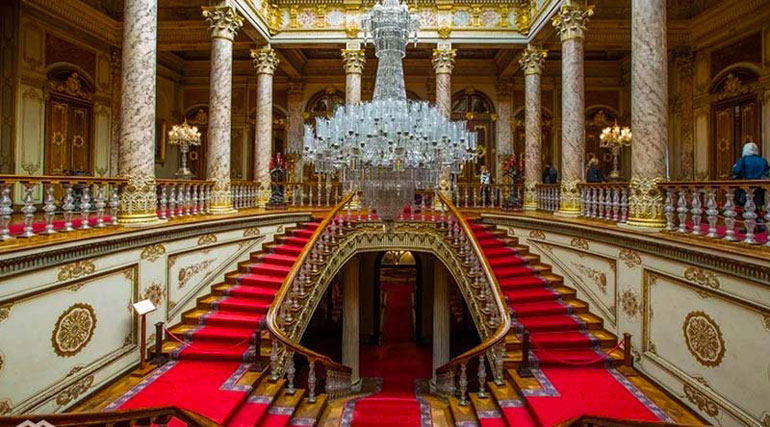 راه پله کریستالی