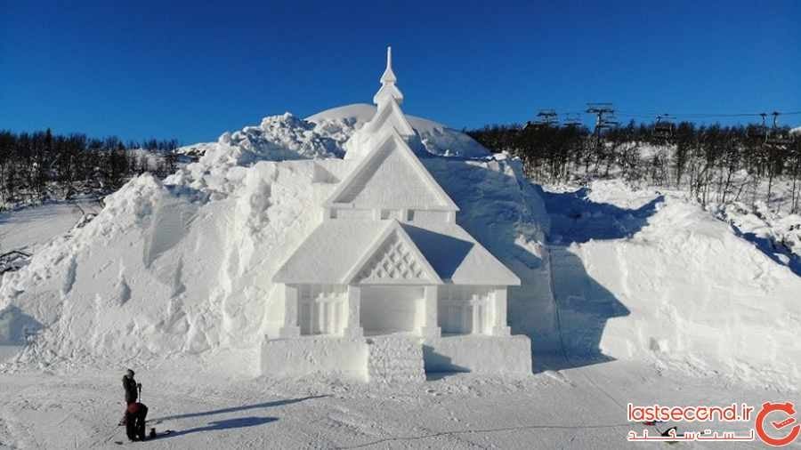 کلیسای یخی ، شاهکاری از هنرمندان چینی در نروژ.