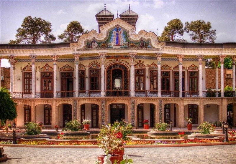 عمارت شاپوری کجاست؟