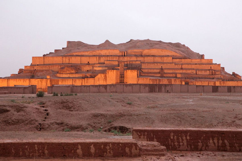 ۷ زیگورات چغازنبیل در جاهای دیدنی خوزستان